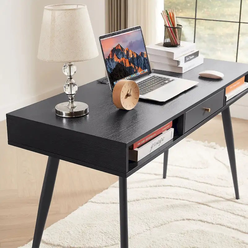 Bureau de style Mid-Century Modern avec ports USB, prise électrique et tiroirs de rangement
