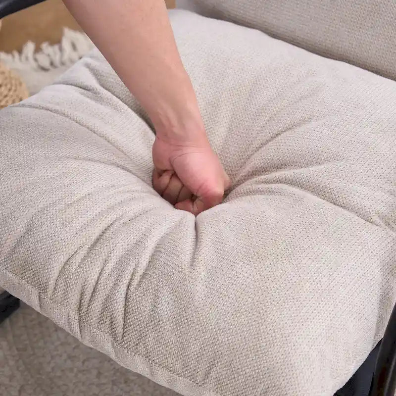 Fauteuil d'appoint incurvé moderne avec revêtement en lin, cadre en métal et coussins