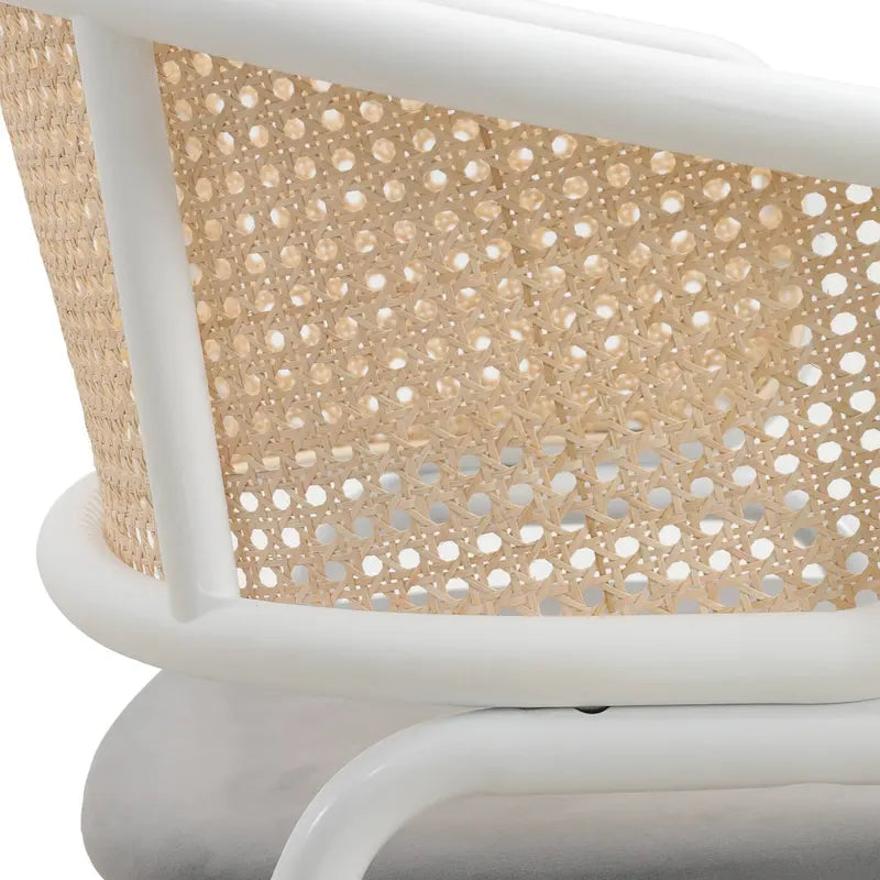 Chaise de salle à manger moderne et élégante avec dossier en rotin et pieds en acier