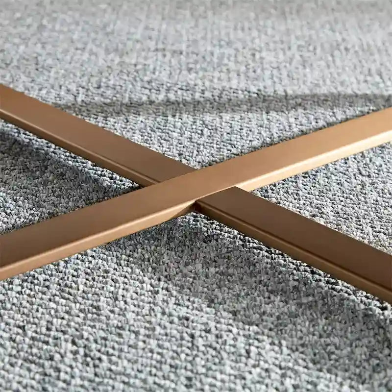 Table basse ronde moderne de 31,5 po avec garniture en bois latté et pieds en métal
